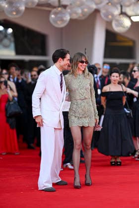 Robert Pattinson and his girlfriend Suki Waterhouse at the premiere of *Primetime* during the 83rd Venice International Film Festival (Mostra) in Venice, Italy, on September 5, 2026. Pierre Perusseau, Bestimage. Robert Pattinson and Suki Waterhouse attend the *Primetime* screening during the 83rd Venice International Film Festival at the Sala Grande on September 5, 2026, in Venice, Italy. Venice, Italy  Copyright: xPierrexPerusseaux xBestimagexPierrexPerusseaux xBestimagex