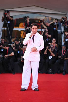 Robert Pattinson at the premiere of *Primetime* during the 83rd Venice International Film Festival (Mostra) in Venice, Italy, on September 5, 2026. Pierre Perusseau, Bestimage. Robert Pattinson waits for the *Primetime* screening during the 83rd Venice International Film Festival at the Sala Grande on September 5, 2026, in Venice, Italy. Venice, Italy  Copyright: xPierrexPerusseaux xBestimagexPierrexPerusseaux xBestimagex