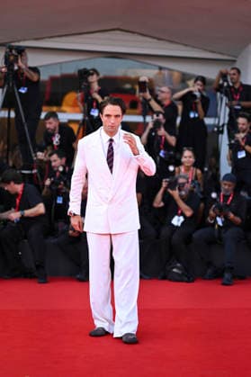 Robert Pattinson at the premiere of *Primetime* during the 83rd Venice International Film Festival (Mostra) in Venice, Italy, on September 5, 2026. Pierre Perusseau, Bestimage. Robert Pattinson waits for the *Primetime* screening during the 83rd Venice International Film Festival at the Sala Grande on September 5, 2026, in Venice, Italy. Venice, Italy  Copyright: xPierrexPerusseaux xBestimagexPierrexPerusseaux xBestimagex
