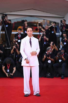 Robert Pattinson at the premiere of *Primetime* during the 83rd Venice International Film Festival (Mostra) in Venice, Italy, on September 5, 2026. Pierre Perusseau, Bestimage. Robert Pattinson waits for the *Primetime* screening during the 83rd Venice International Film Festival at the Sala Grande on September 5, 2026, in Venice, Italy. Venice, Italy  Copyright: xPierrexPerusseaux xBestimagexPierrexPerusseaux xBestimagex