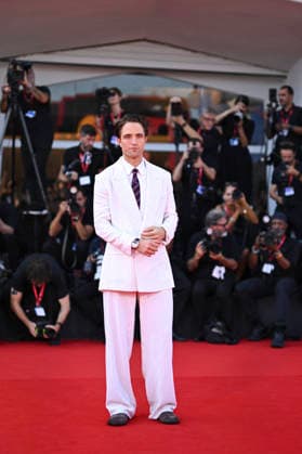 Robert Pattinson at the premiere of *Primetime* during the 83rd Venice International Film Festival (Mostra) in Venice, Italy, on September 5, 2026. Pierre Perusseau, Bestimage. Robert Pattinson waits for the *Primetime* screening during the 83rd Venice International Film Festival at the Sala Grande on September 5, 2026, in Venice, Italy. Venice, Italy  Copyright: xPierrexPerusseaux xBestimagexPierrexPerusseaux xBestimagex