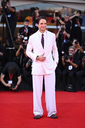 Robert Pattinson at the premiere of *Primetime* during the 83rd Venice International Film Festival (Mostra) in Venice, Italy, on September 5, 2026. Pierre Perusseau, Bestimage. Robert Pattinson waits for the *Primetime* screening during the 83rd Venice International Film Festival at the Sala Grande on September 5, 2026, in Venice, Italy. Venice, Italy  Copyright: xPierrexPerusseaux xBestimagexPierrexPerusseaux xBestimagex