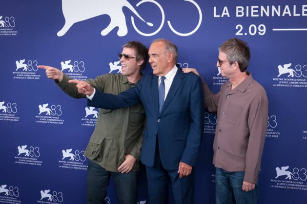 Oasis: Don t Look Back in Anger Photocall - The 83rd Venice International Film Festival Festival director Alberto Barbera, Liam Gallagher and Noel Gallagher attend the Oasis: Don t Look Back in Anger Photocall during the 83rd Venice International Film Festival at Palazzo del Casino on September 05, 2026 in Venice, Italy.  Copyright: xKazukoxWakayamax