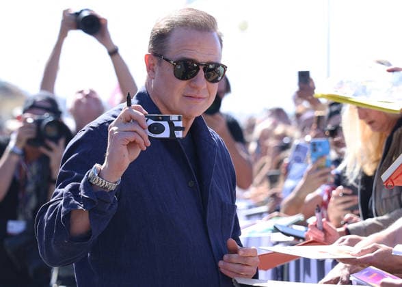 Brendan Fraser inaugurated his beach cabin on the Deauville boardwalk during the 52nd American Film Festival on September 5, 2026, in the presence of the city’s mayor, P. Augier, Denis Guignebourg, Bestimage. Brendan Fraser inaugurates his beach cabin on the Deauville boardwalk during the 52nd American Film Festival on September 5, 2026, in the presence of the city’s mayor, P. Augier, Deauville, France  Copyright: xDenisxGuignebourgx xBestimagexDenisxGuignebourgx xBestimagex