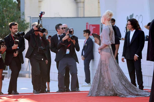 Phoebe Bridgers at the premiere of the film *Primetime* at the 2023 Venice Biennale—the 83rd Venice International Film Festival—at the Palazzo del Cinema in Venice, September 5, 2026 Foto:xD.xBedrosianx xFuturexImagex priemtime_prem_6908