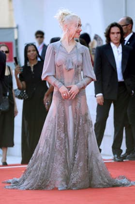 Phoebe Bridgers at the premiere of the film *Primetime* at the 2023 Venice Biennale—the 83rd Venice International Film Festival—at the Palazzo del Cinema in Venice, September 5, 2026 Foto:xD.xBedrosianx xFuturexImagex priemtime_prem_6911