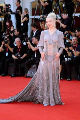 Phoebe Bridgers at the premiere of the film *Primetime* at the 2023 Venice Biennale—the 83rd Venice International Film Festival—at the Palazzo del Cinema in Venice, September 5, 2026 Foto:xD.xBedrosianx xFuturexImagex priemtime_prem_6921