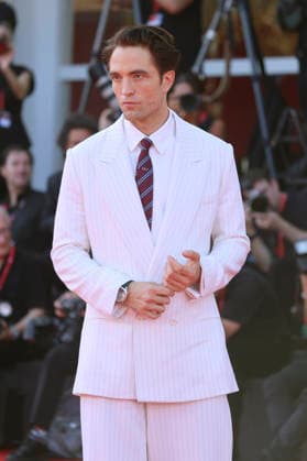 Robert Pattinson at the premiere of the film *Primetime* at the 2023 Venice Biennale—the 83rd Venice International Film Festival—at the Palazzo del Cinema in Venice, September 5, 2026 Foto:xD.xBedrosianx xFuturexImagex priemtime_prem_6966