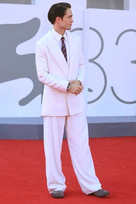 Robert Pattinson at the premiere of the film *Primetime* at the 2023 Venice Biennale—the 83rd Venice International Film Festival—at the Palazzo del Cinema in Venice, September 5, 2026 Foto:xD.xBedrosianx xFuturexImagex priemtime_prem_6973