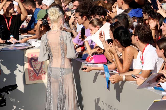 Phoebe Bridgers at the premiere of the film *Primetime* at the 2023 Venice Biennale—the 83rd Venice International Film Festival—at the Palazzo del Cinema in Venice, September 5, 2026 Foto:xD.xBedrosianx xFuturexImagex priemtime_prem_6989