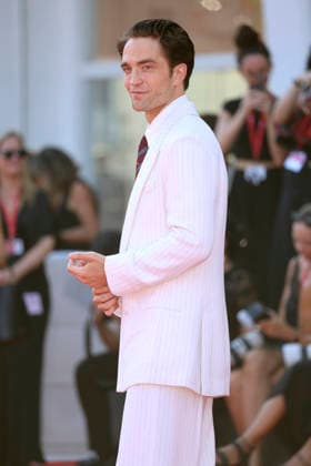 Robert Pattinson at the premiere of the film *Primetime* at the 2023 Venice Biennale—the 83rd Venice International Film Festival—at the Palazzo del Cinema in Venice, September 5, 2026 Foto:xD.xBedrosianx xFuturexImagex priemtime_prem_6956