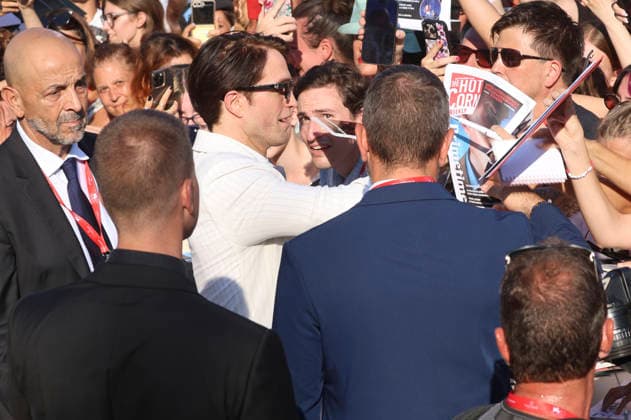 Robert Pattinson at the premiere of the film *Primetime* at the 2023 Venice Biennale—the 83rd Venice International Film Festival—at the Palazzo del Cinema in Venice, September 5, 2026 Foto:xD.xBedrosianx xFuturexImagex priemtime_prem_6998