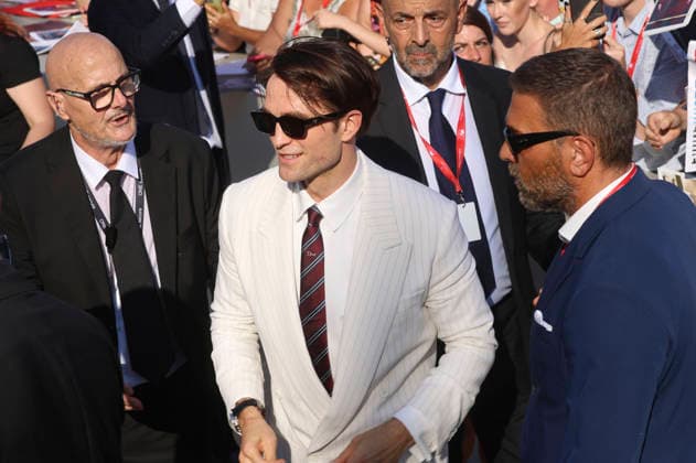 Robert Pattinson at the premiere of the film *Primetime* at the 2023 Venice Biennale—the 83rd Venice International Film Festival—at the Palazzo del Cinema in Venice, September 5, 2026 Foto:xD.xBedrosianx xFuturexImagex priemtime_prem_6999