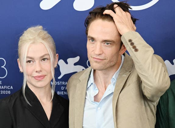 Cast at Primetime Photocall during the 83rd Venice International Film Festival at Palazzo del Casino Featuring: Phoebe Bridges and Robert Pattinson Where: Venice, Italy When: 05 Sep 2026 Credit: Cover Images EDITORIAL USE ONLY. NOT FOR USE BY NEWSPAPERS BASED IN THE UK. Copyright: xx coverimg55983135