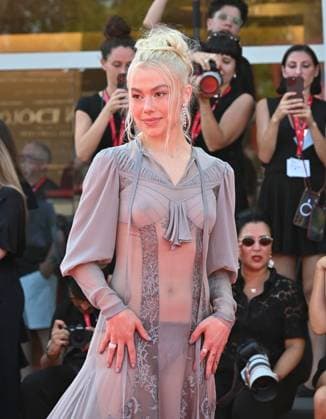 Red Carpet for the film Primetime at the 2026 Venice Film Festival Red Carpet for the film Primetime at the 2026 Venice Film Festival. 05 Sep 2026 Pictured: Phoebe Bridgers.  Copyright: xThexMegaxAgencyxMEGAx