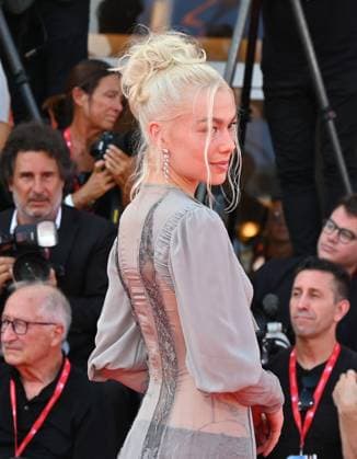 Red Carpet for the film Primetime at the 2026 Venice Film Festival Red Carpet for the film Primetime at the 2026 Venice Film Festival. 05 Sep 2026 Pictured: Phoebe Bridgers.  Copyright: xThexMegaxAgencyxMEGAx