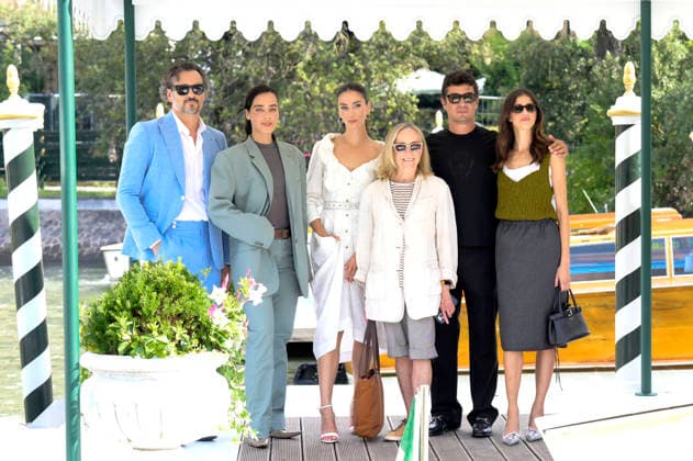 Asier Etxeandia, Esmeralda Pimentel, Claudia Salas, Mary Lambert, Riccardo Scamarcio, and Benedetta Porcaroli upon arrival at the pier of the Hotel Excelsior at the 2026 Venice Biennale 83rd Venice International Film Festival Venice, September 5, 2026 Foto:xA.xM.xTinghinox xFuturexImagex lambert_6901