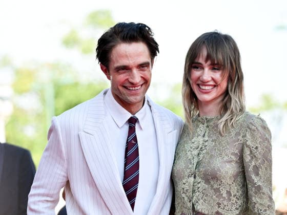 IPA88152144 - Venice, 83rd Venice International Film Festival 2026 - Night 4. Red carpet for the film Primetime. Pictured: Robert Pattinson and Suki Waterhouse  Copyright: xSimonexComix xPoolxPhotoxEventsx08x 88152144