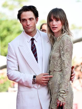 IPA88152158 - Venice, 83rd Venice International Film Festival 2026 - Night 4. Red carpet for the film Primetime. Pictured: Robert Pattinson, Suki Waterhouse  Copyright: xSimonexComix xPoolxPhotoxEventsx08x 88152158