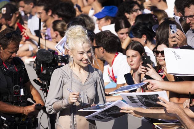 Primetime Screening - The 83rd Venice International Film Festival VENICE, ITALY - SEPTEMBER 05: Phoebe Bridgers attends the Primetime Screening during the 83rd Venice International Film Festival at Sala Grande on September 05, 2026 in Venice, Italy. Primo Barol Anadolu Venice Italy. Editorial use only. Please get in touch for any other usage.  Copyright: x2026xAnadoluxPrimoxBarolx