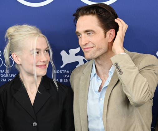 British actor Robert Pattinson and American singer actress Phoebe Bridgers attend a photo call for Primetime at the 83rd Venice Film Festival in Venice, Italy on Saturday, September 5, 2026.  VEN20260905145 RUNExHELLESTAD