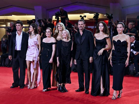 IPA88163774 - Venice, 83rd Venice International Film Festival 2026 - Night 4 - Red Carpet for Oasis: Don t Look Back in Anger Pictured: the voice actors for Dracula  Copyright: xManuelexMangiarottix xPoolxPhotoxEventsx08x 88163774