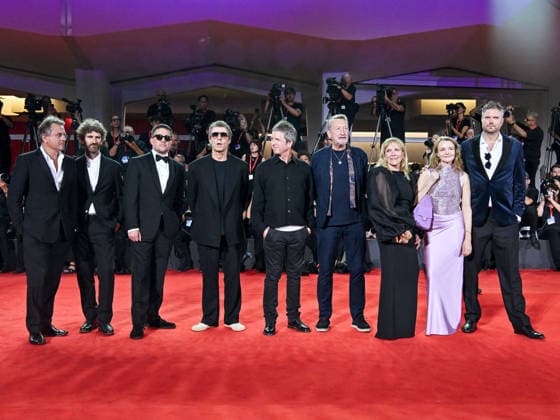 IPA88163783 - Venice, 83rd Venice International Film Festival 2026 - Night 4 - Red Carpet for Oasis: Don t Look Back in Anger Pictured: Marisa Clifford, Sam Bridger, a guest, Steven Knight, Noel Gallagher, Liam Gallagher, Dylan Southern, Will Lovelace, and a guest  Copyright: xManuelexMangiarottix xPoolxPhotoxEventsx08x 88163783