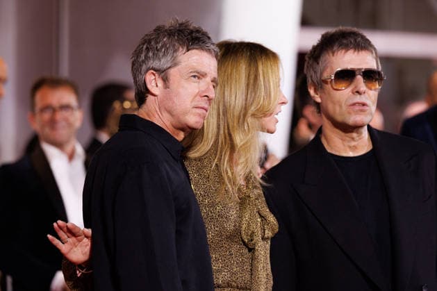 News - Oasis: Don t Look Back in Anger Red Carpet - The 83rd Venice International Film Festival VENICE, ITALY - SEPTEMBER 05: Liam Gallagher (R) and Noel Gallagher pose with Dana Walden during the Oasis: Don t Look Back in Anger screening during the 83rd Venice International Film Festival at Sala Grande on September 05, 2026 in Venice, Italy. Photo: Cinzia Camela. Lido di Venezia Palazzo del Cinema Italy Copyright: xCinziaxCamelax xLiveMediax LPN_2647727