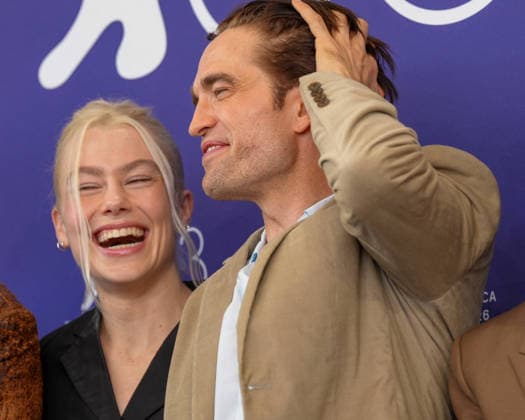 Phoebe Bridgers and Robert Pattinson attending the Primetime photocall during the 83rd Venice International Film Festival on September 5, 2026, in Venice, Italy. Lucia Sabatelli, Venice, Italy  Copyright: xLuciaxSabatellix xBestimagexLuciaxSabatellix xBestimagex