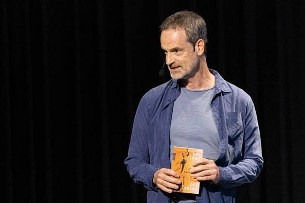 Hamminkeln: Jörg Hartmann Reads from *Lärm des Lebens* ** FOR EDITORIAL USE ONLY ** EDITORIAL USE ONLY ** p Actor Jörg Hartmann will read from his book *Lärm des Lebens* on Saturday, September 5, 2026, at the Forum of the Hamminkeln Comprehensive School in Hamminkeln. Copyright KarlxBanski Copyright: KarlxBanski doc87h42e97cfo15b95wg60 ,EDITORIAL USE ONLY Copyright: KarlxBanski