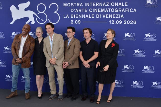 83rd Venice Film Festival Photocall 83rd Venice Film Festival Venice International Film Festival Photocall for the film *Primetime* 459439 September 5, 2026 Venice, Italy Pattinson, Robert; Bridgers, Phoebe  Copyright: xThomasxBohlenx STAR_459439_049