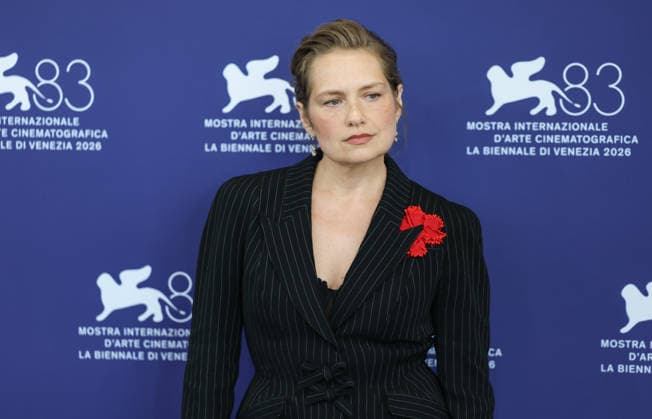 (260905) -- VENICE, Sept. 5, 2026 -- American actress Merritt Wever of the film Primetime poses for the photocall of the film during the 83rd Venice International Film Festival in Venice, Italy, Sept. 5, 2026. ) ITALY-VENICE-FILM FESTIVAL-PRIMETIME WangxKaiyan 