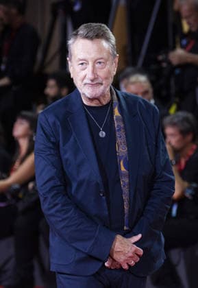 Oasis: Don t Look Back in Anger Screening - The 83rd Venice International Film Festival VENICE, ITALY - SEPTEMBER 05: Steven Knight attends the Oasis: Don t Look Back in Anger Screening during the 83rd Venice International Film Festival at Sala Grande on September 05, 2026 in Venice, Italy. Primo Barol Anadolu Venice Italy. Editorial use only. Please get in touch for any other usage.  Copyright: x2026xAnadoluxPrimoxBarolx