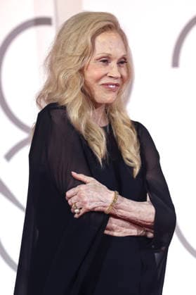 Faye Dunaway at the premiere of the documentary *Oasis: Don t Look Back in Anger* at the 2023 Venice Biennale—the 83rd Venice International Film Festival—at the Palazzo del Cinema in Venice, September 5, 2026 Foto:xD.xBedrosianx xFuturexImagex anger_6915