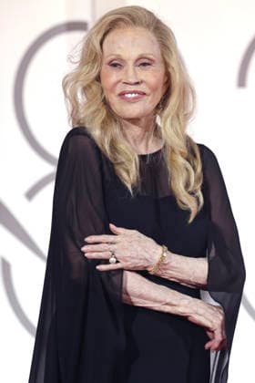 Faye Dunaway at the premiere of the documentary *Oasis: Don t Look Back in Anger* at the 2023 Venice Biennale—the 83rd Venice International Film Festival—at the Palazzo del Cinema in Venice, September 5, 2026 Foto:xD.xBedrosianx xFuturexImagex anger_6916