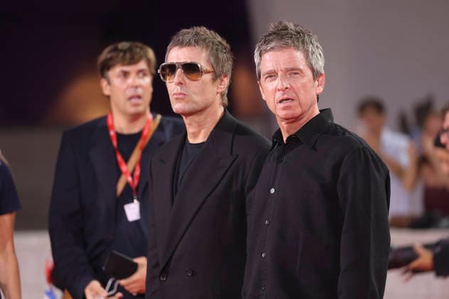 Noel Gallagher and Liam Gallagher at the premiere of the documentary *Oasis: Don t Look Back in Anger* at the 2023 Venice Biennale—the 83rd Venice International Film Festival—at the Palazzo del Cinema in Venice, September 5, 2026 Foto:xD.xBedrosianx xFuturexImagex anger_6966