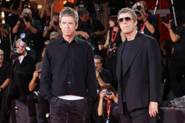 Noel Gallagher and Liam Gallagher at the premiere of the documentary *Oasis: Don t Look Back in Anger* at the 2023 Venice Biennale, the 83rd Venice International Film Festival, at the Palazzo del Cinema in Venice, September 5, 2026 Foto:xD.xBedrosianx xFuturexImagex anger_6972