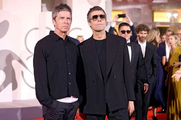 Noel Gallagher and Liam Gallagher at the premiere of the documentary *Oasis: Don t Look Back in Anger* at the 2023 Venice Biennale, the 83rd Venice International Film Festival, at the Palazzo del Cinema in Venice, September 5, 2026 Foto:xD.xBedrosianx xFuturexImagex anger_6975