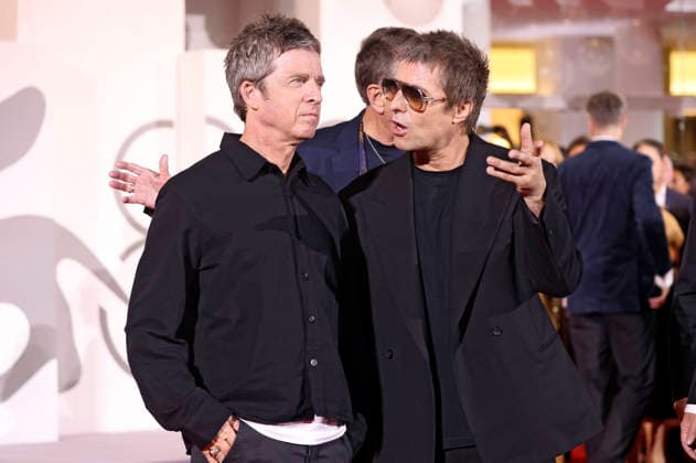 Noel Gallagher and Liam Gallagher at the premiere of the documentary *Oasis: Don t Look Back in Anger* at the 2023 Venice Biennale, the 83rd Venice International Film Festival, at the Palazzo del Cinema in Venice, September 5, 2026 Foto:xD.xBedrosianx xFuturexImagex anger_6978
