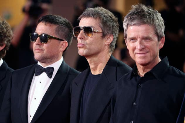 Dylan Southern, Liam Gallagher, and Noel Gallagher at the premiere of the documentary *Oasis: Don t Look Back in Anger* at the 2023 Venice Biennale—the 83rd Venice International Film Festival—at the Palazzo del Cinema in Venice, September 5, 2026 Foto:xD.xBedrosianx xFuturexImagex anger_6982
