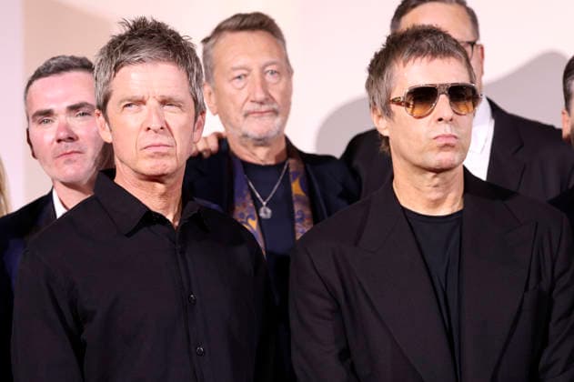 Noel Gallagher, Steve Knight, and Liam Gallagher at the premiere of the documentary *Oasis: Don’t Look Back in Anger* at the 2023 Venice Biennale—the 83rd Venice International Film Festival—at the Palazzo del Cinema in Venice, September 5, 2026 Foto:xD.xBedrosianx xFuturexImagex anger_6993