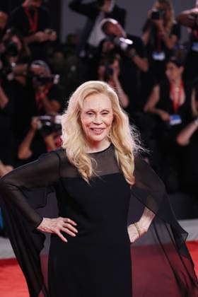 VENICE, ITALY - SEPTEMBER 05: Faye Dunaway attends the KinÃ o Award Red Carpet during the 83rd Venice International Film Festival at Sala Grande on September 05, 2026 in Venice, Italy. (Photo by Mark Cape Insidefoto) markxcape