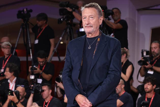 Oasis, Don t Look Back in Anger Screening - The 83rd Venice International Film Festival Steven Knight attends the Oasis: Don t Look Back in Anger Screening during the 83rd Venice International Film Festival at Sala Grande on September 05, 2026 in Venice, Italy.  Copyright: xKazukoxWakayamax