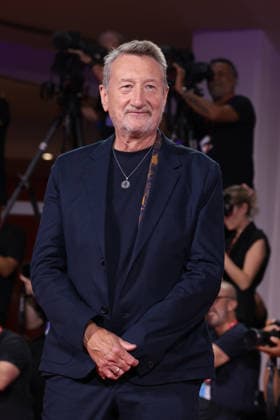 Oasis, Don t Look Back in Anger Screening - The 83rd Venice International Film Festival Steven Knight attends the Oasis: Don t Look Back in Anger Screening during the 83rd Venice International Film Festival at Sala Grande on September 05, 2026 in Venice, Italy.  Copyright: xKazukoxWakayamax