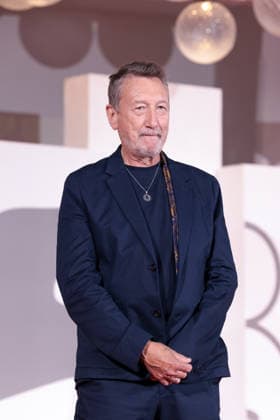 Oasis, Don t Look Back in Anger Screening - The 83rd Venice International Film Festival Steven Knight attends the Oasis: Don t Look Back in Anger Screening during the 83rd Venice International Film Festival at Sala Grande on September 05, 2026 in Venice, Italy.  Copyright: xKazukoxWakayamax