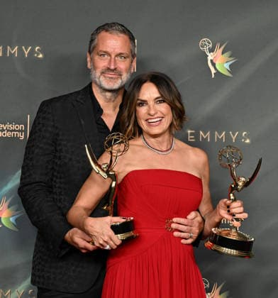 78th Emmy Awards Night 1 Peter Hermann and Mariska Hargitay in the press room at the 78th Emmy Awards Nigh1, held at the Peacock Theatre in Los Angeles, Ca. on September 5, 2026. Los Angeles Peacock Theatre California USA Copyright: xStarbuck xAFF-USA.COMx