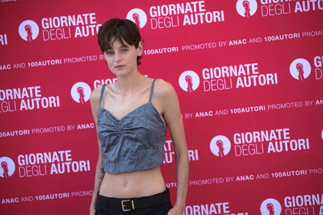 83rd Venice International Film Festival in Venice, Italy - 05 Sep 2026. British actor Emma Corrin attends the photocall of the Miu Miu Women s Tales short films Discipline and Avec Kim during the 83rd Venice International Film Festival. Venice Italy Copyright: xMarcoxBaradax xSOPAxImagesx 20260905_PHOTOCALL MIU MIU RED CARPET PRIMETIME-2340