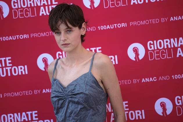 83rd Venice International Film Festival in Venice, Italy - 05 Sep 2026. British actor Emma Corrin attends the photocall of the Miu Miu Women s Tales short films Discipline and Avec Kim during the 83rd Venice International Film Festival. Venice Italy Copyright: xMarcoxBaradax xSOPAxImagesx 20260905_PHOTOCALL MIU MIU RED CARPET PRIMETIME-2343