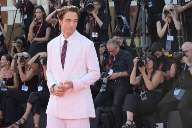 Robert Pattinson at the premiere of the film *Primetime* at the 2023 Venice Biennale—the 83rd Venice International Film Festival—at the Palazzo del Cinema in Venice, September 5, 2026 Foto:xA.xM.xTinghinox xFuturexImagex primetime_6758