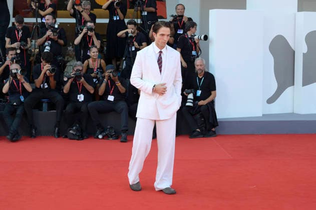 Robert Pattinson at the premiere of the film *Primetime* at the 2023 Venice Biennale—the 83rd Venice International Film Festival—at the Palazzo del Cinema in Venice, September 5, 2026 Foto:xA.xM.xTinghinox xFuturexImagex primetime_6766